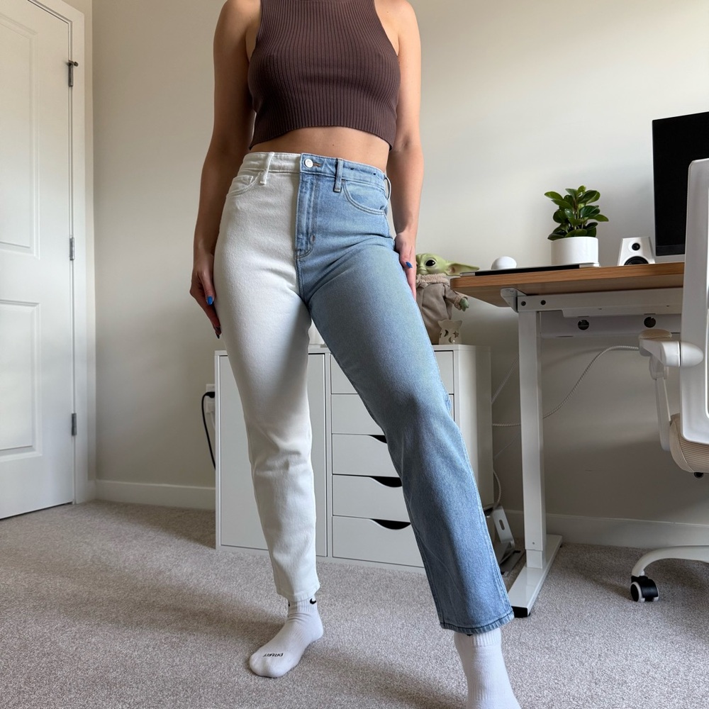 Hollister Ultra High Rise Mom Jeans